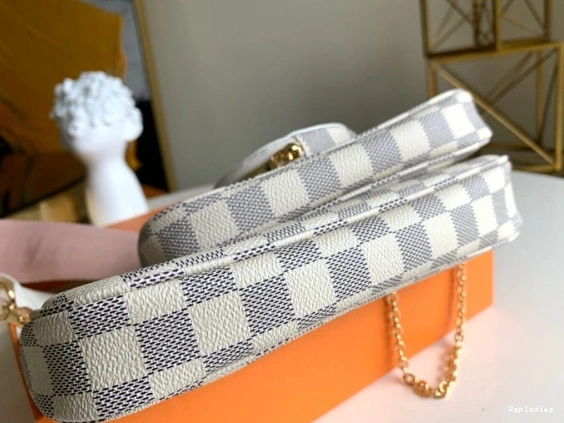 Cheap LOUIS MULTI POCHETTE ACCESSOIRES VUITTON 0822